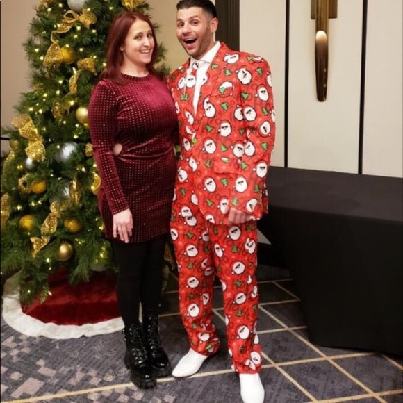 Speechless Juniors’ Side-Cutout Velvet Dress in Wine - Picture 9 of 9